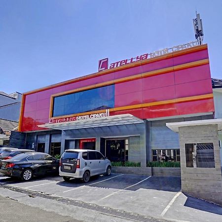 OYO 3953 Hotel Catellya Ii Cipaku Bandung Esterno foto