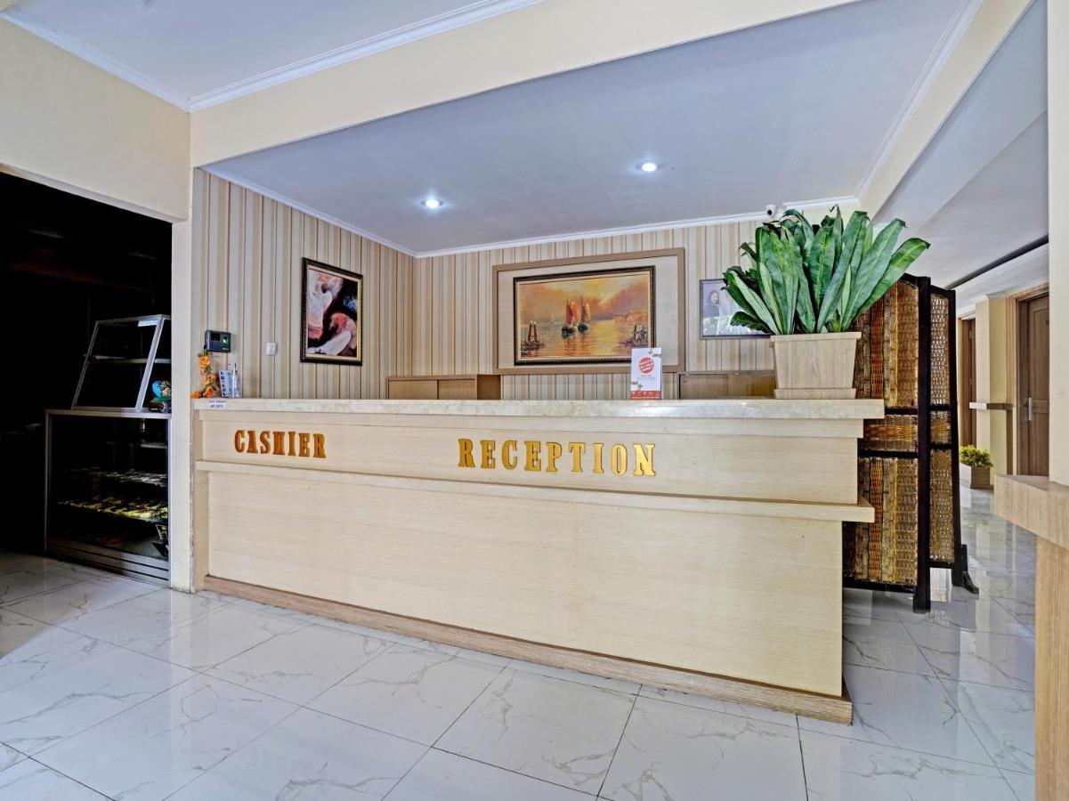 OYO 3953 Hotel Catellya Ii Cipaku Bandung Esterno foto