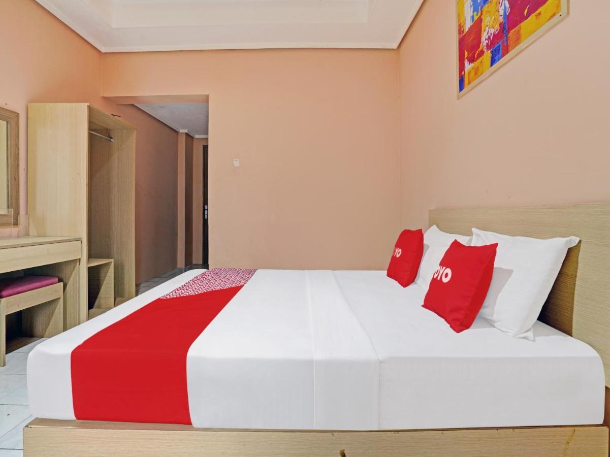 OYO 3953 Hotel Catellya Ii Cipaku Bandung Esterno foto