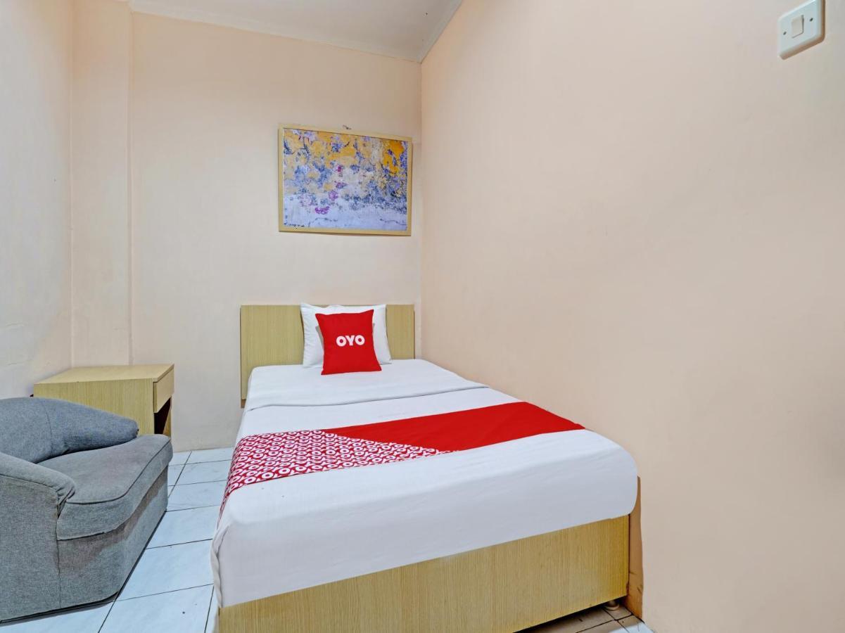 OYO 3953 Hotel Catellya Ii Cipaku Bandung Esterno foto