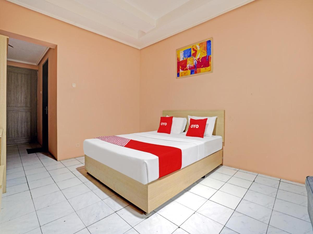 OYO 3953 Hotel Catellya Ii Cipaku Bandung Esterno foto