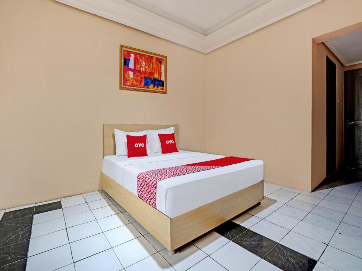 OYO 3953 Hotel Catellya Ii Cipaku Bandung Esterno foto