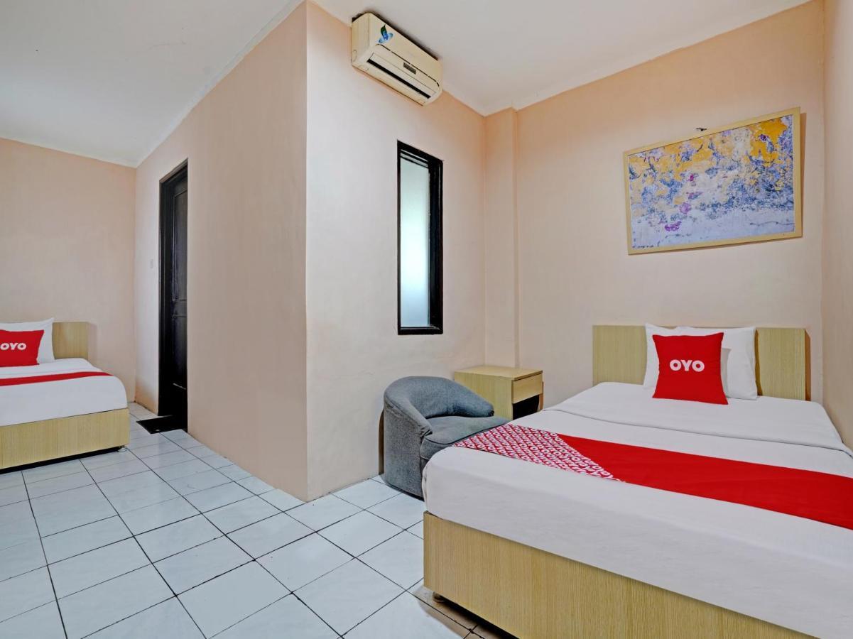 OYO 3953 Hotel Catellya Ii Cipaku Bandung Esterno foto