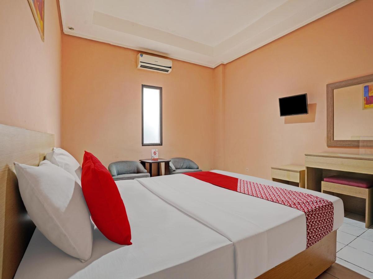 OYO 3953 Hotel Catellya Ii Cipaku Bandung Esterno foto