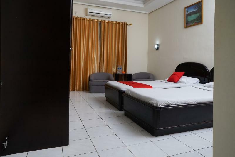 OYO 3953 Hotel Catellya Ii Cipaku Bandung Esterno foto