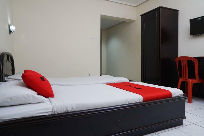 OYO 3953 Hotel Catellya Ii Cipaku Bandung Esterno foto