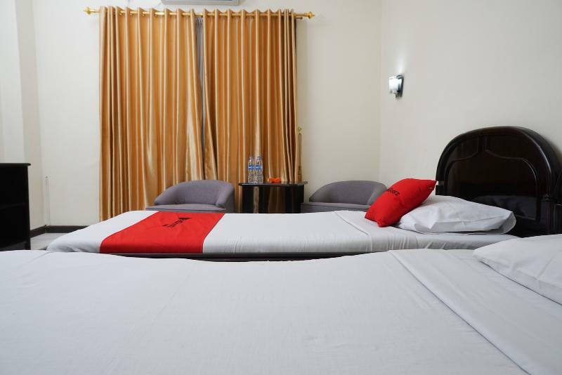 OYO 3953 Hotel Catellya Ii Cipaku Bandung Esterno foto