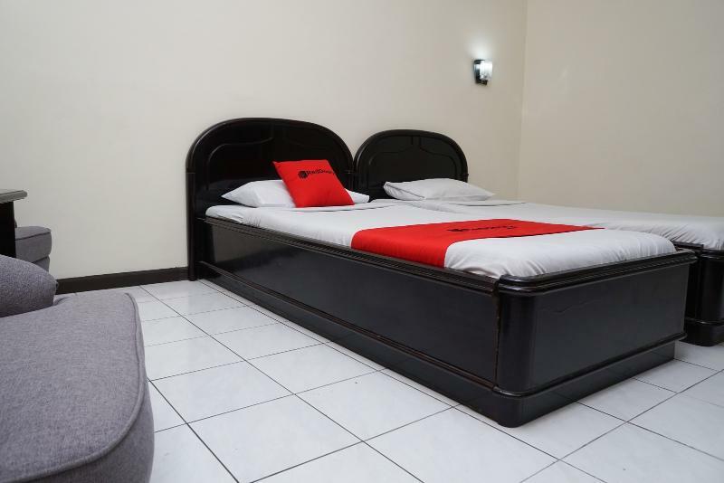 OYO 3953 Hotel Catellya Ii Cipaku Bandung Esterno foto