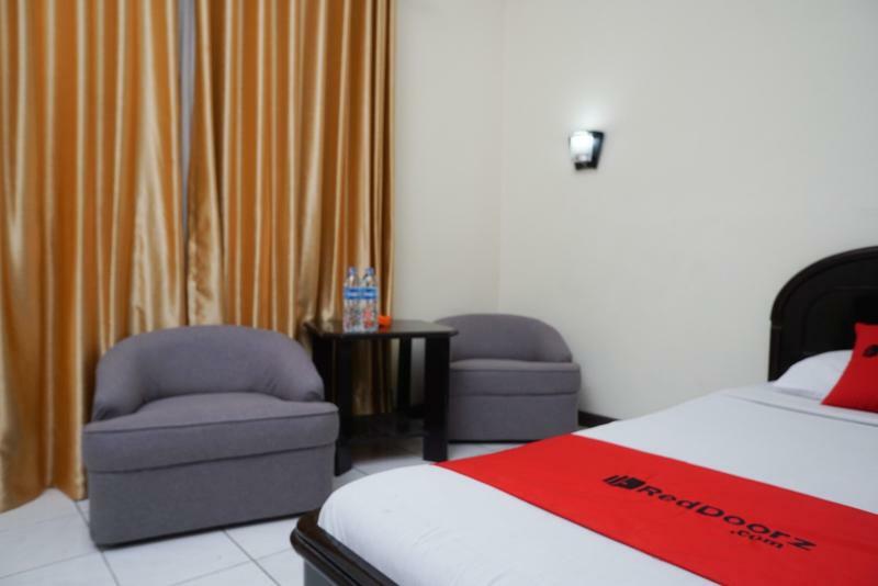 OYO 3953 Hotel Catellya Ii Cipaku Bandung Esterno foto